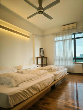 Spacious 4BR condo near KLCC - Travel with MRT
